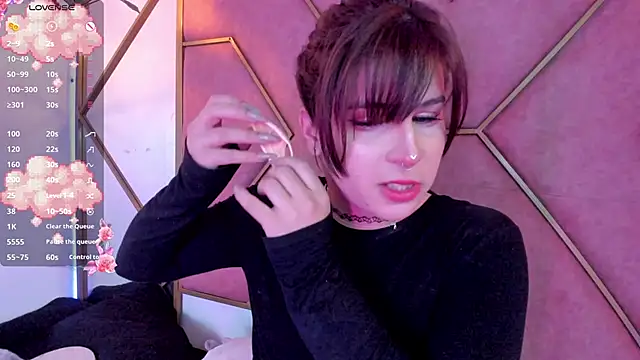 Snapshot of Yuri_Stars chatting on March 5, 2025, 6:45 pm Yuri Stars online show from March 5, 2025, 6:45 pm