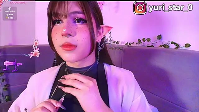 Yuri Stars online show from November 15, 2025, 4:21 am