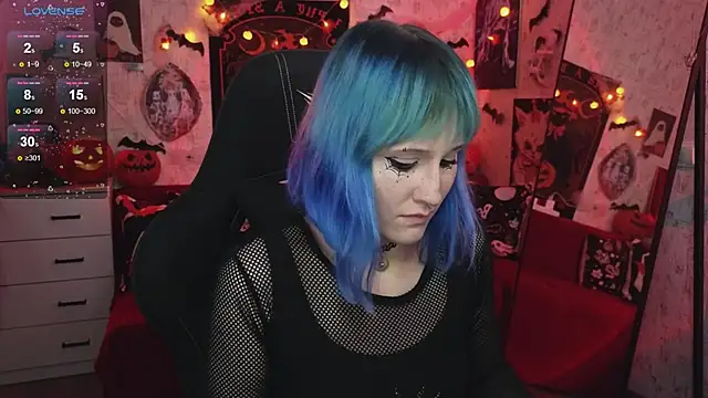 Snapshot of little_Elika chatting on October 31, 2025, 9:38 pm little Elika online show from October 31, 2025, 9:38 pm