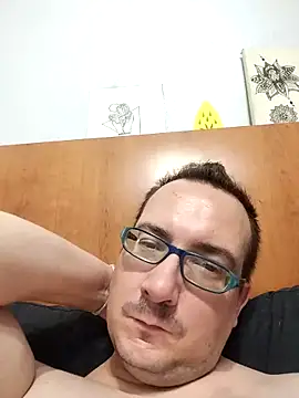 poly0086 online show from September 12, 2025, 9:04 pm
