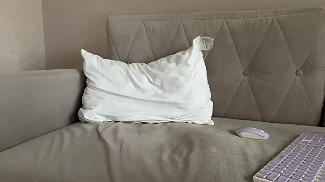weshycouple online show from May 3, 2026, 3:12 am