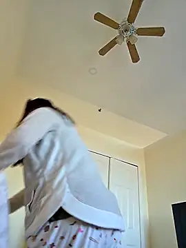 Snapshot of xLadyScarlettx chatting on February 9, 2026, 1:26 pm xLadyScarlettx online show from February 9, 2026, 1:26 pm