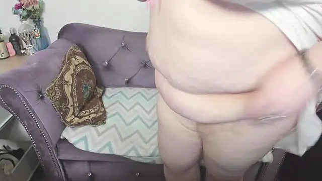 Snapshot of fashiona chatting on March 22, 2026, 11:46 am fashiona online show from March 22, 2026, 11:46 am