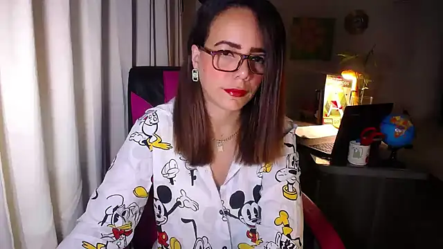 danielle rose 1 online show from April 26, 2026, 4:04 pm