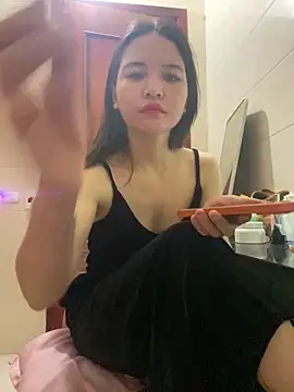 LiLi-Kirix99 online show from May 28, 2026, 7:22 pm