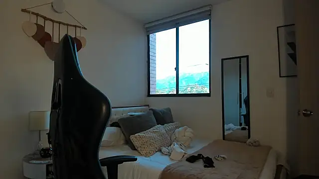 mateoleonee online show from September 25, 2025, 9:29 pm