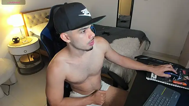 mateoleonee online show from October 18, 2025, 12:35 am