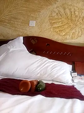 sexxylucia online show from September 28, 2025, 7:25 am