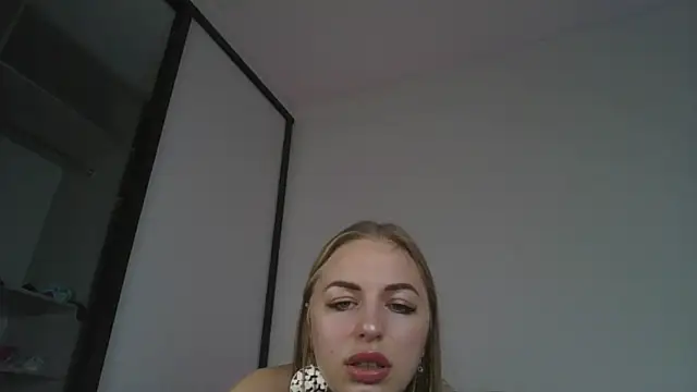 Kristina diamond online show from January 3, 2025, 1:47 pm