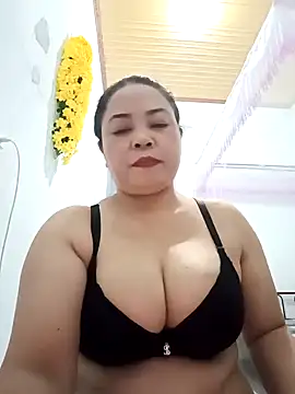 Sexy-bigtits2024 online show from December 31, 2024, 2:36 pm