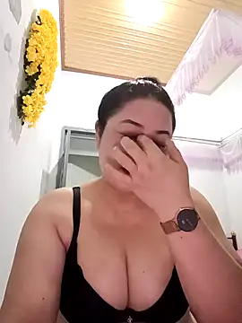 Sexy-bigtits2024 online show from January 21, 2025, 1:43 pm