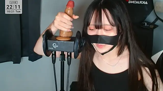 Snapshot of R18onesanASMR chatting on October 21, 2025, 1:12 pm R18onesanASMR online show from October 21, 2025, 1:12 pm