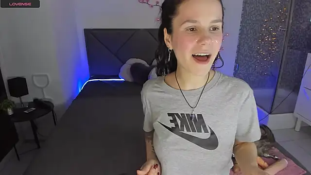 CassieEvans online show from May 5, 2026, 5:37 am