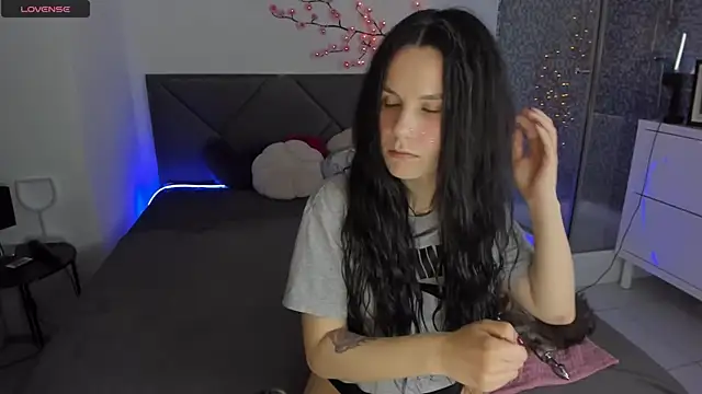 CassieEvans online show from May 6, 2026, 5:25 am