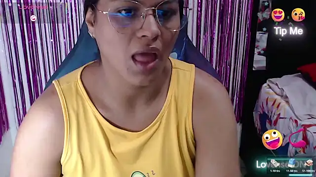 SweetAlmaa online show from March 10, 2026, 12:43 pm