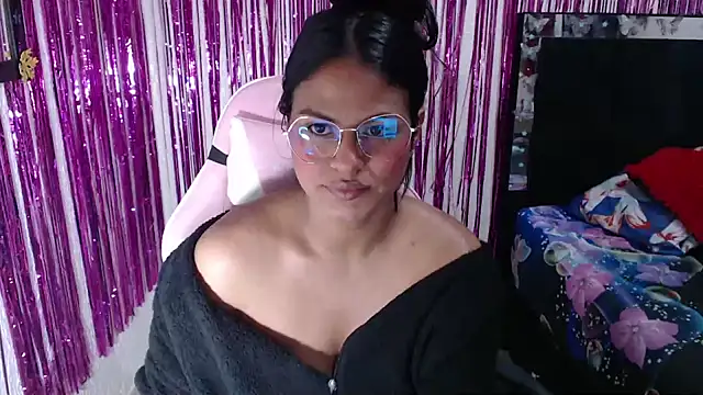 Snapshot of SweetAlmaa chatting on April 23, 2026, 9:52 am SweetAlmaa online show from April 23, 2026, 9:52 am