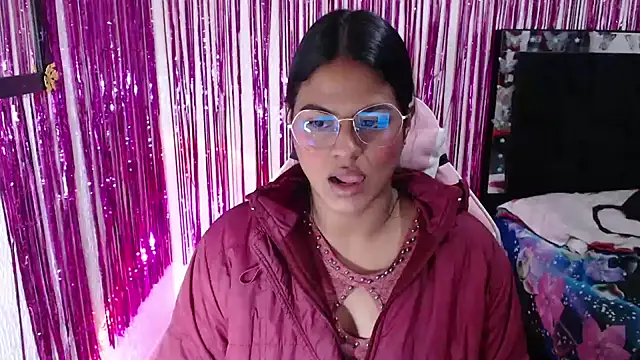 Snapshot of SweetAlmaa chatting on April 27, 2026, 10:24 am SweetAlmaa online show from April 27, 2026, 10:24 am