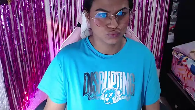 Snapshot of SweetAlmaa chatting on May 1, 2026, 12:21 pm SweetAlmaa online show from May 1, 2026, 12:21 pm
