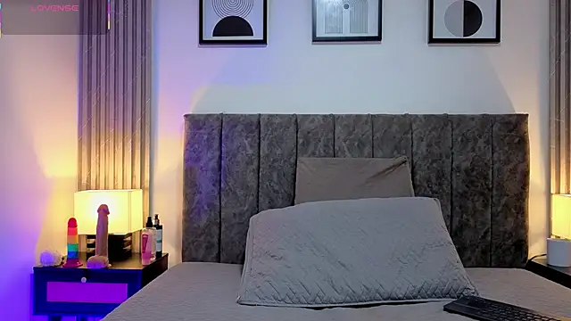 Ema Stone65 online show from February 25, 2026, 7:45 pm