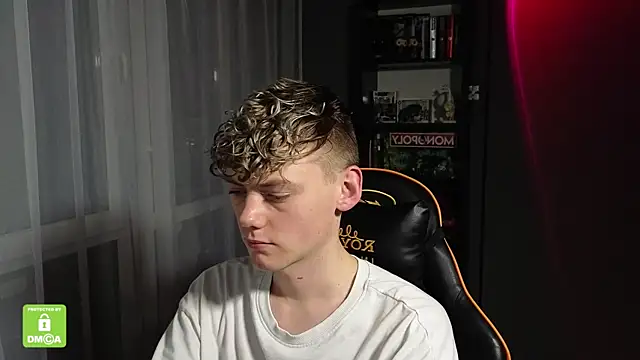 Keytaro online show from November 13, 2025, 10:52 pm