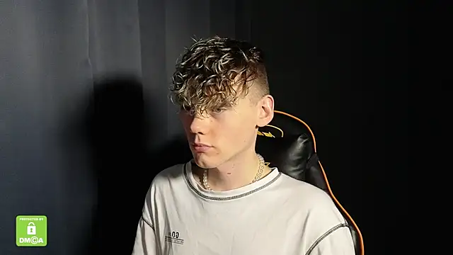 Keytaro online show from January 11, 2026, 3:28 pm