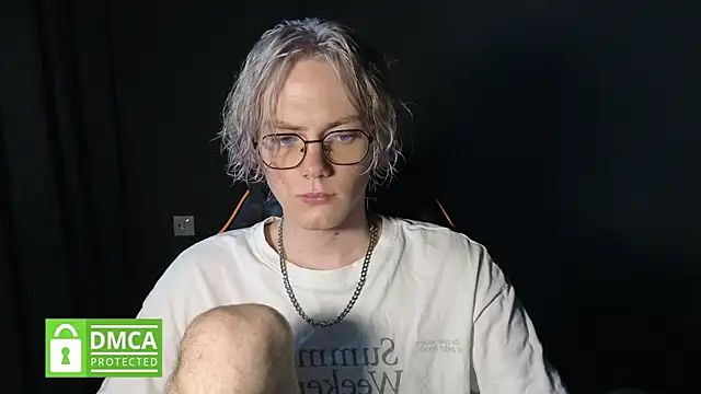 Keytaro online show from May 6, 2026, 2:33 pm