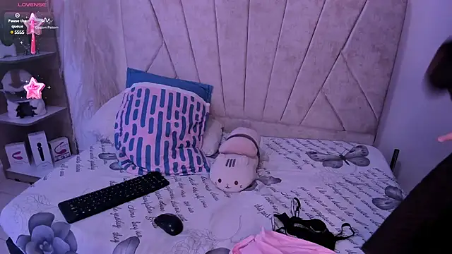 Kaela18 online show from December 6, 2024, 1:11 pm