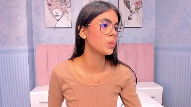 Isa little4u online show from January 18, 2025, 9:34 pm
