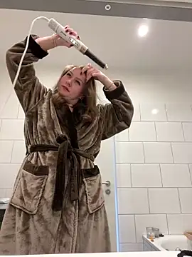 Snapshot of Fancy-Francy chatting on March 12, 2025, 2:56 pm Fancy-Francy online show from March 12, 2025, 2:56 pm