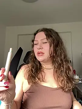 Snapshot of Fancy-Francy chatting on March 18, 2025, 12:58 pm Fancy-Francy online show from March 18, 2025, 12:58 pm