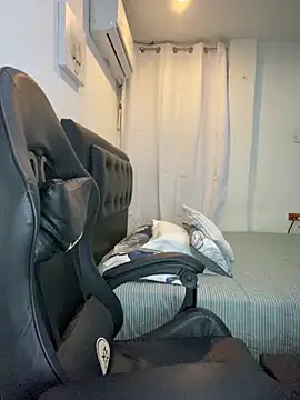 Snapshot of Belissa_miller chatting on March 12, 2026, 6:58 pm Belissa miller online show from March 12, 2026, 6:58 pm