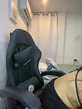 Snapshot of Belissa_miller chatting on March 14, 2026, 4:01 pm Belissa miller online show from March 14, 2026, 4:01 pm