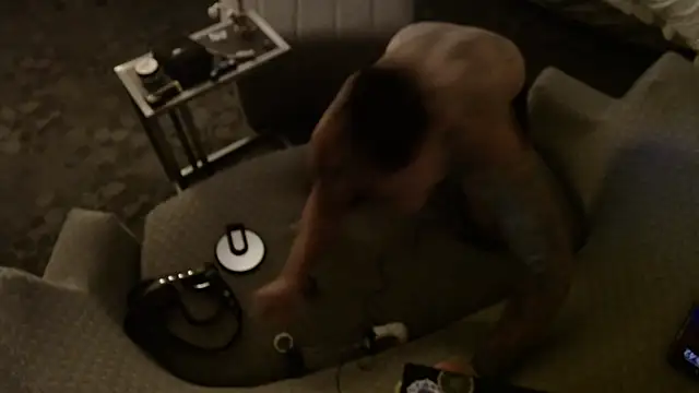 UnCuTupTheBuTT online show from October 5, 2025, 2:43 am