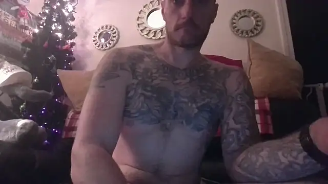 UnCuTupTheBuTT online show from October 25, 2025, 4:53 am