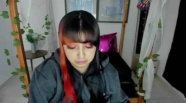 lussyevans24 online show from January 3, 2025, 3:27 am