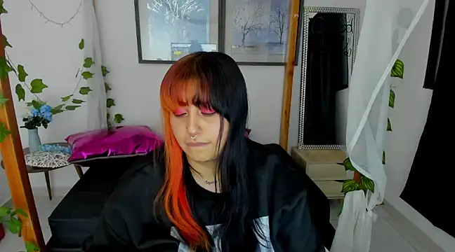 lussyevans24 online show from January 23, 2025, 7:11 am