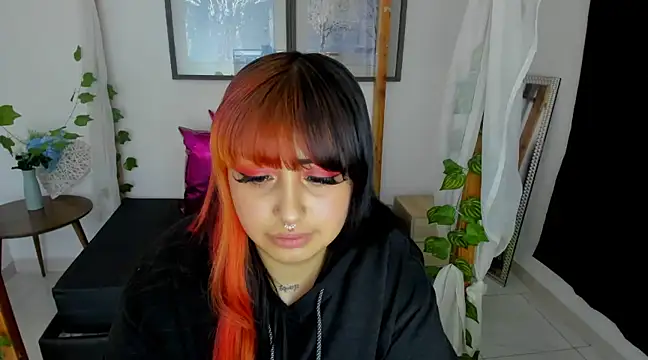 lussyevans24 online show from January 27, 2025, 8:07 am