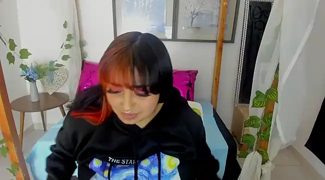 lussyevans24 online show from January 29, 2025, 7:25 am