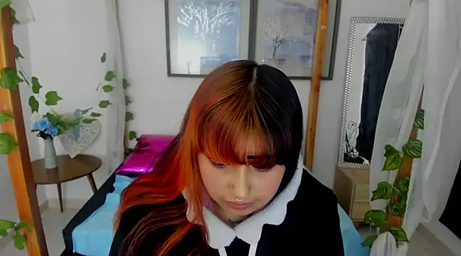 lussyevans24 online show from January 30, 2025, 9:57 am