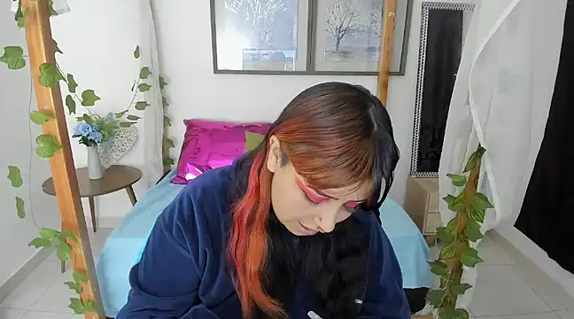 lussyevans24 online show from February 4, 2025, 4:26 am