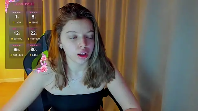 Snapshot of Nicky_Rosee chatting on February 18, 2026, 1:01 am Nicky Rosee online show from February 18, 2026, 1:01 am