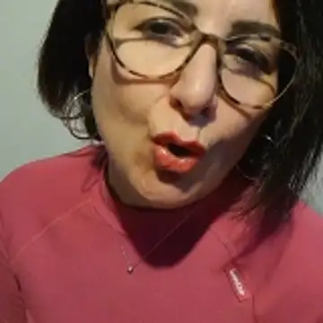 Viola8p online show from November 28, 2025, 3:25 pm