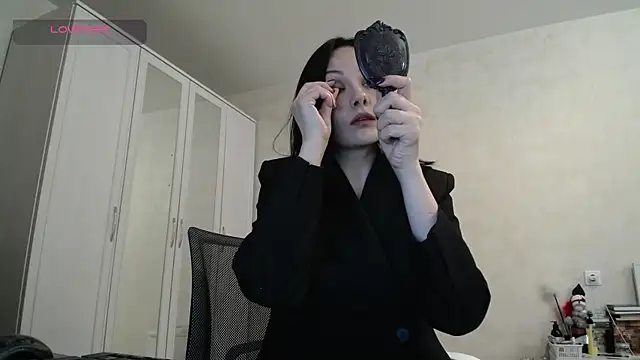 Devil Goddess online show from May 5, 2026, 4:37 pm