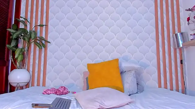 PamelaReall online show from December 15, 2024, 4:40 am