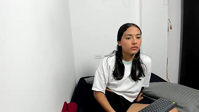 Snapshot of monse_02 chatting on May 30, 2026, 3:42 pm monse 02 online show from May 30, 2026, 3:42 pm