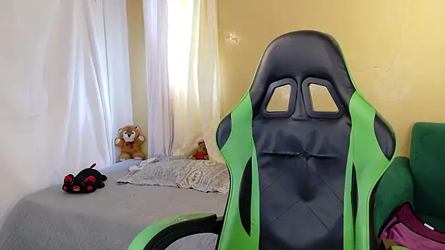 Snapshot of kittyzenn chatting on February 16, 2026, 6:26 pm kittyzenn online show from February 16, 2026, 6:26 pm