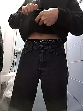 Dennis 2024 online show from December 4, 2025, 6:01 am