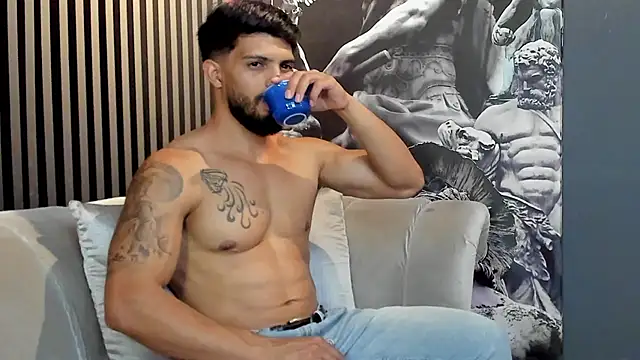 DannSaenz online show from December 31, 2024, 9:50 pm