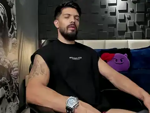 DannSaenz online show from January 25, 2025, 1:32 am