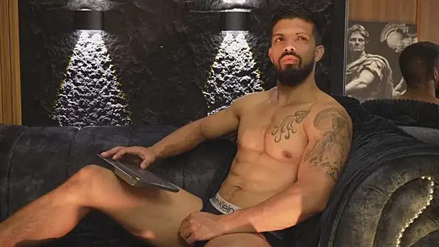 DannSaenz online show from October 25, 2025, 12:45 pm